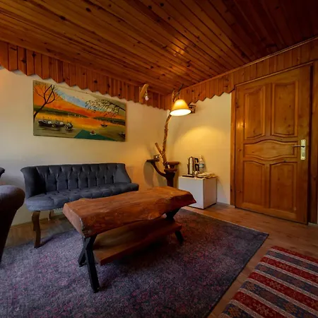Bed & Breakfast Abant Zuemruet Dag Evi